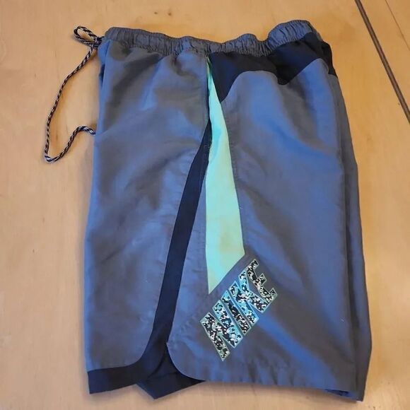 Nike Gray swimtrunks men's size M - Picture 1 of 4
